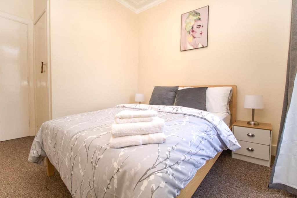 Gustina Lodge Aberdeen Ngoại thất bức ảnh