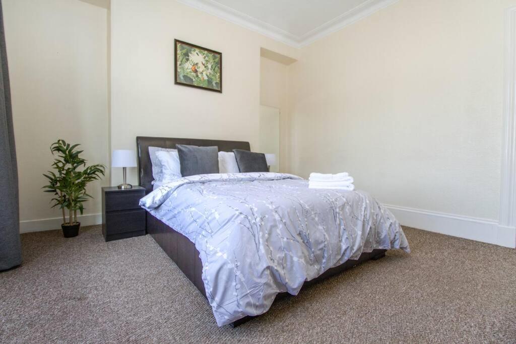 Gustina Lodge Aberdeen Ngoại thất bức ảnh