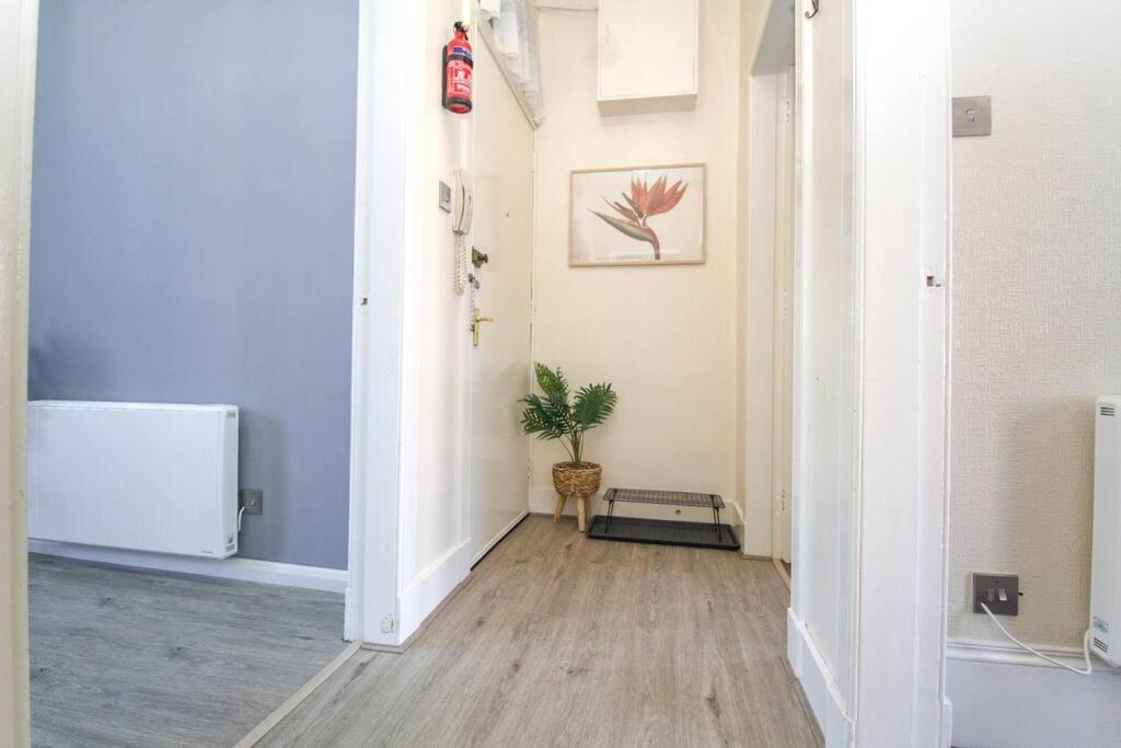 Gustina Lodge Aberdeen Ngoại thất bức ảnh